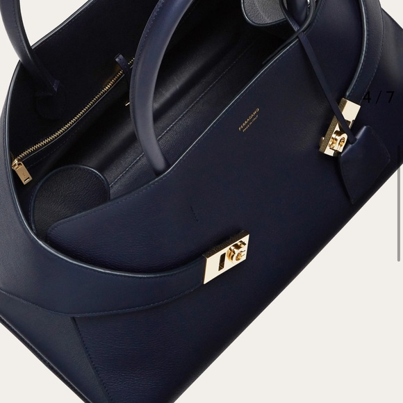 Ferragamo Hug Bag - their new line - Picture 2 of 8
